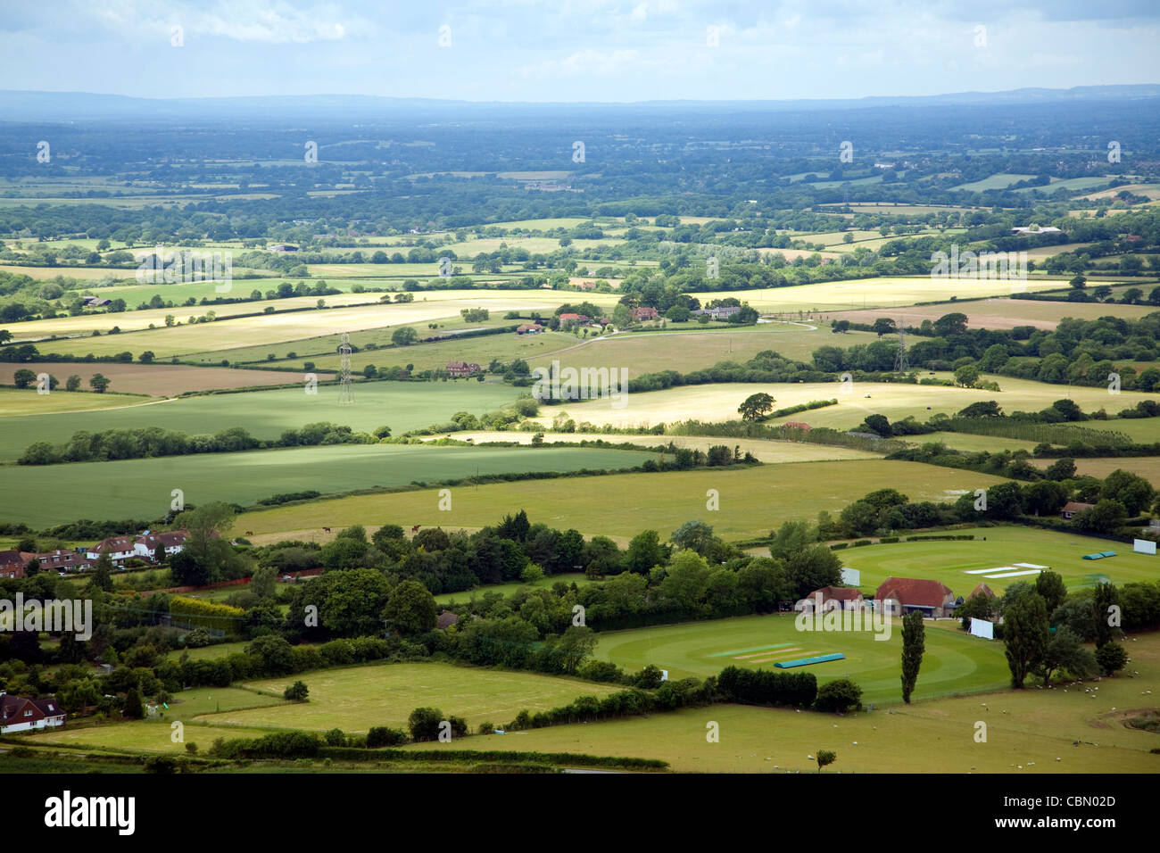 Blick über aus Feldern in der Weald in der Nähe von Fulking, West Sussex, England Stockfoto