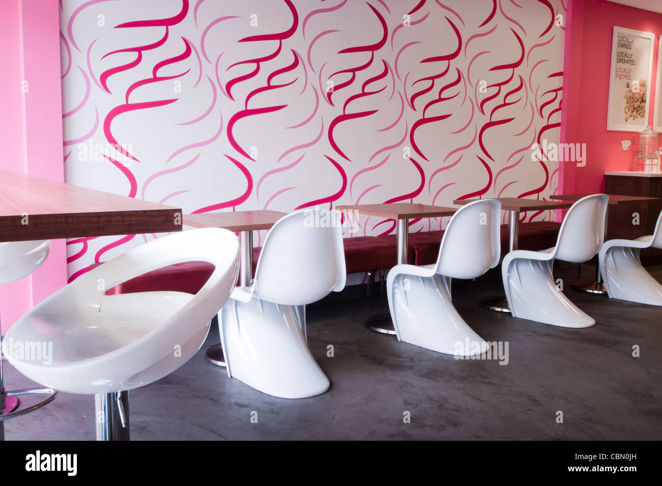 Innenraum des gefrorenen Joghurt Shop. Stockfoto