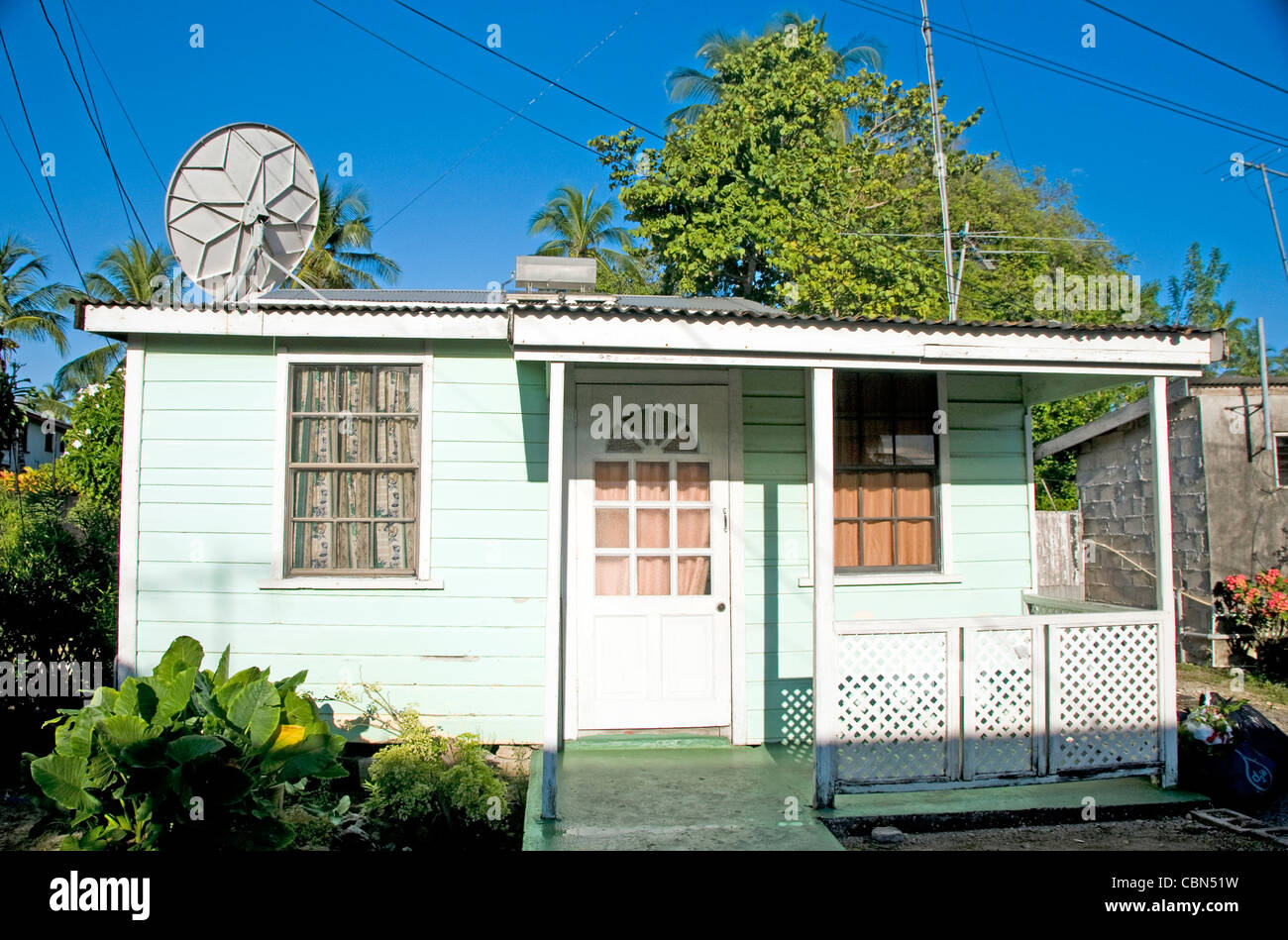 typische Wohnarchitektur St. Lawrence Gap, Barbados Stockfoto