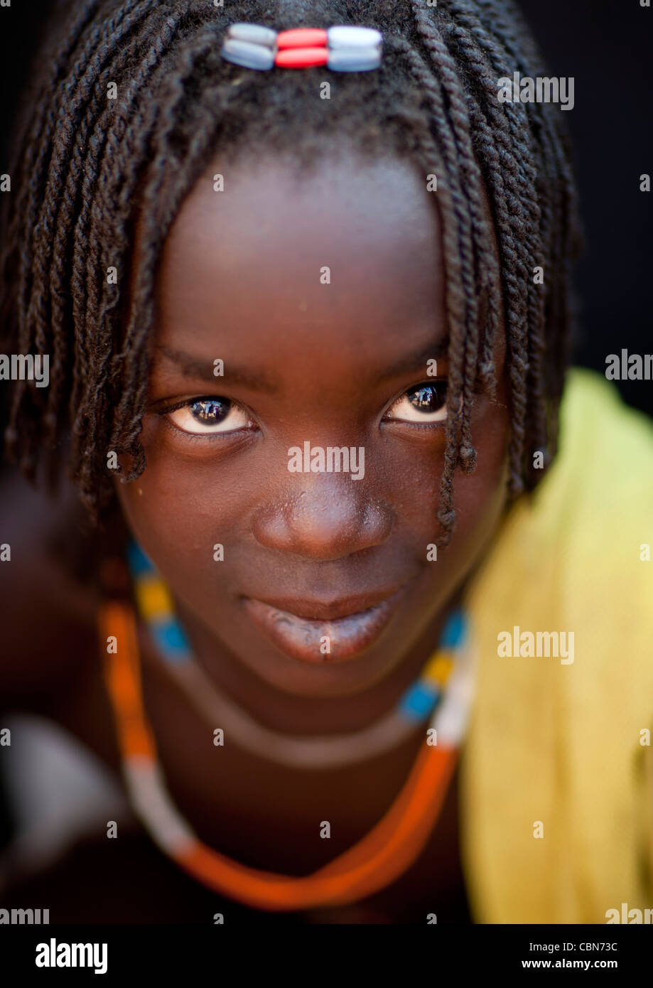 Mudimba Mädchen, Dorf Combelo, Angola Stockfoto