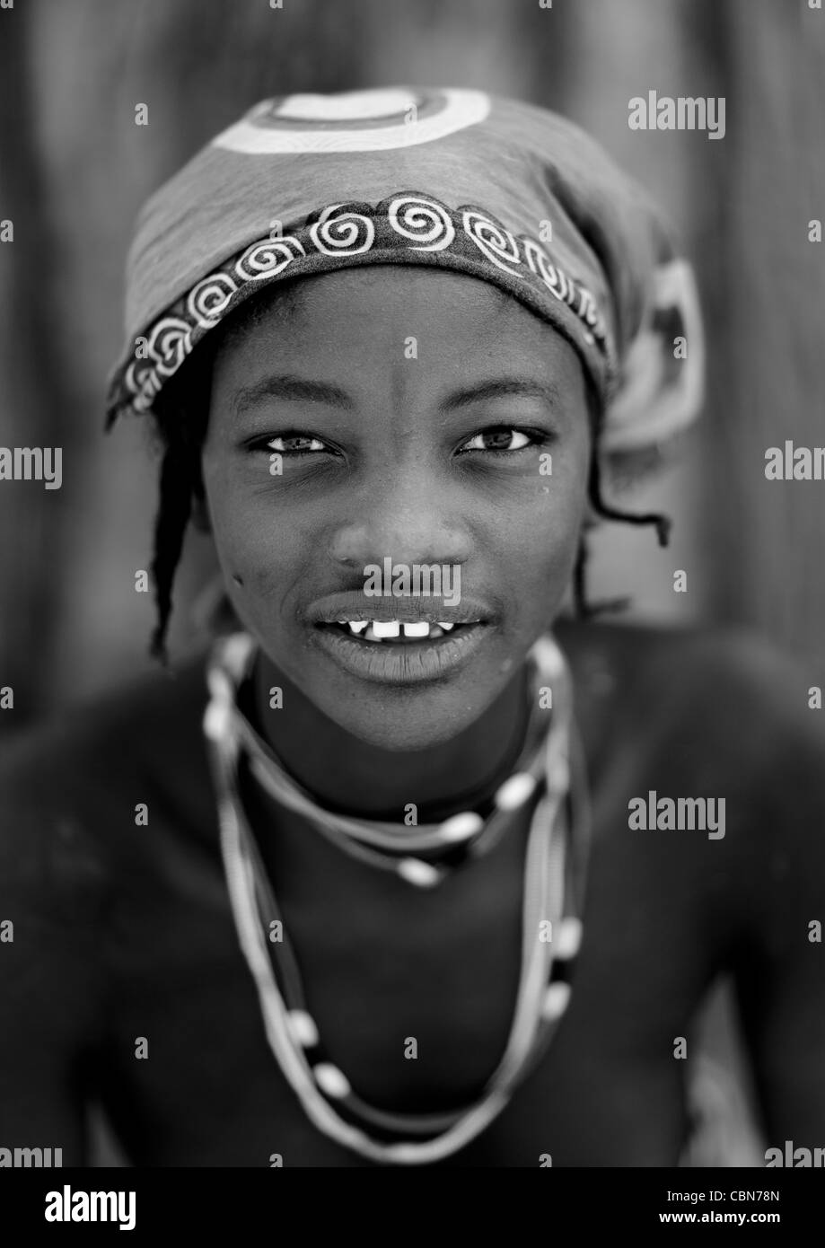 Mudimba Frau mit Stirnband genannt Misses Ines, Angola Stockfoto