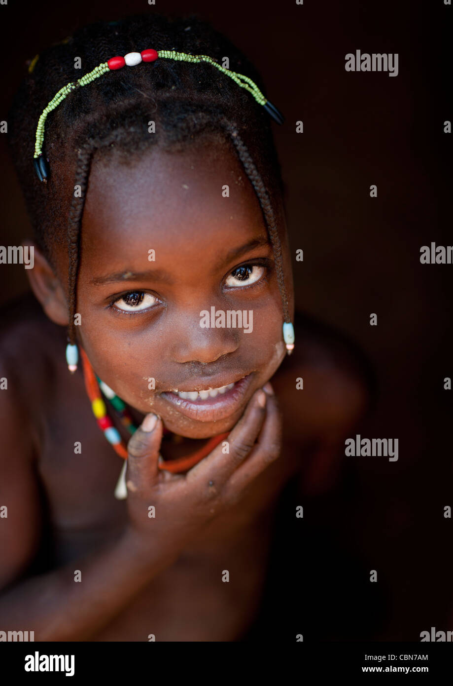 Mudimba Mädchen namens Misses Miguelina, Angola Stockfoto