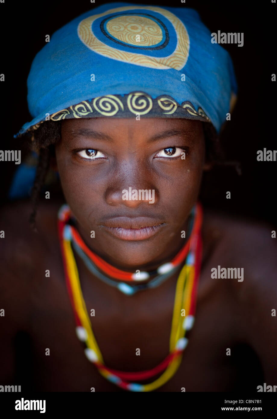 Mudimba Frau mit Stirnband genannt Misses Ines, Angola Stockfoto