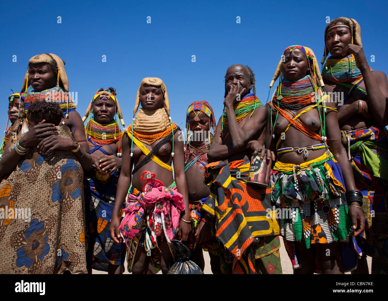 Gruppe Von Mumuhuila Frauen Hale Dorf Angola Stockfotografie Alamy