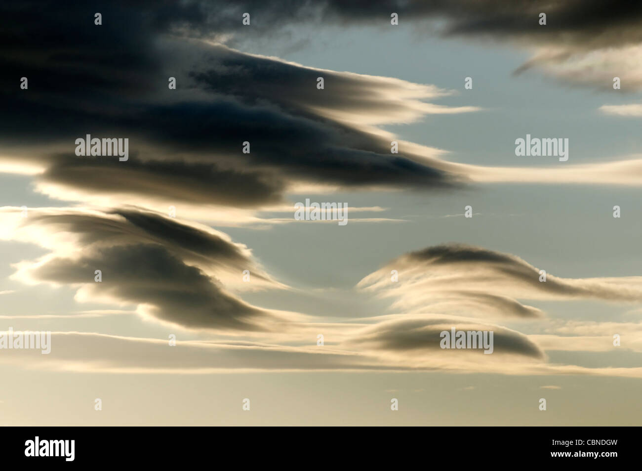 Linsenförmige Wolken über Snowdonia Stockfoto