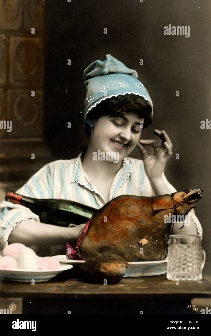 Frau Antizipation gesamte Roastbeef Essen drückt sich Stockfoto