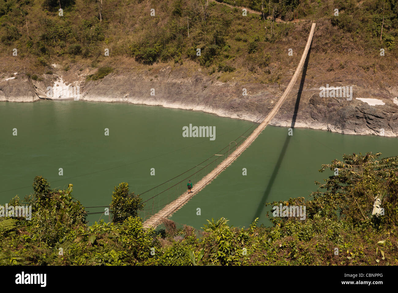 Indien, Arunachal Pradesh, Kabang, Aufhängung, Brücke über Siang oder Digang River in den Ausläufern des Himalaya Stockfoto