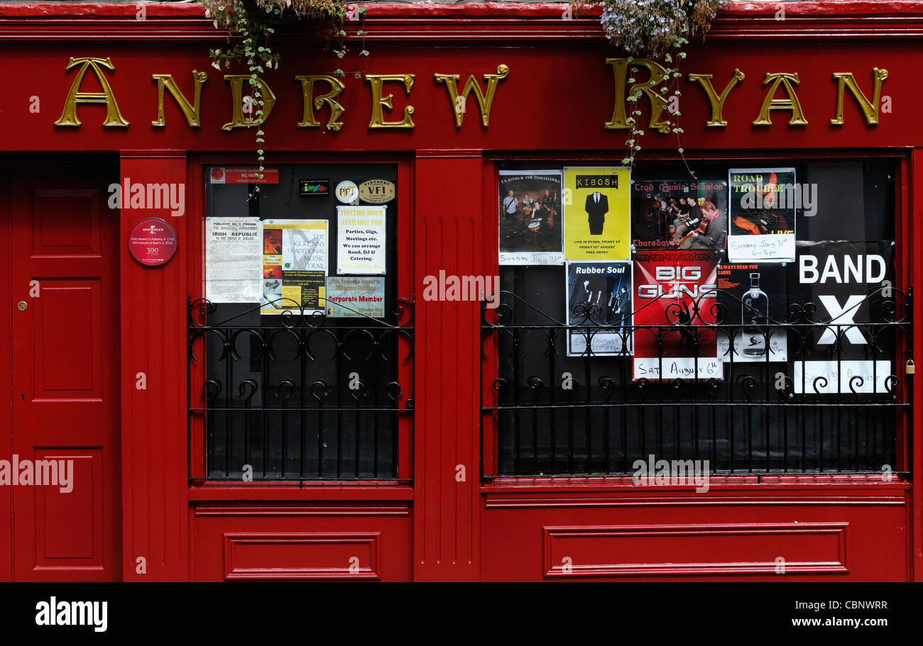 Pub bar lizenzierte Haus bekannt als Andrew Ryan Ryans Kloster Straße Kilkenny Irland Stockfoto