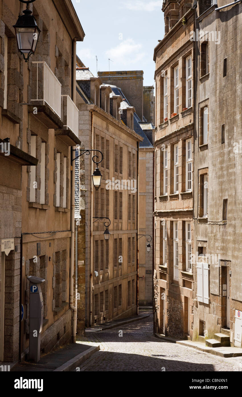 Alte Gasse in St Malo, Bretagne, Frankreich Stockfoto