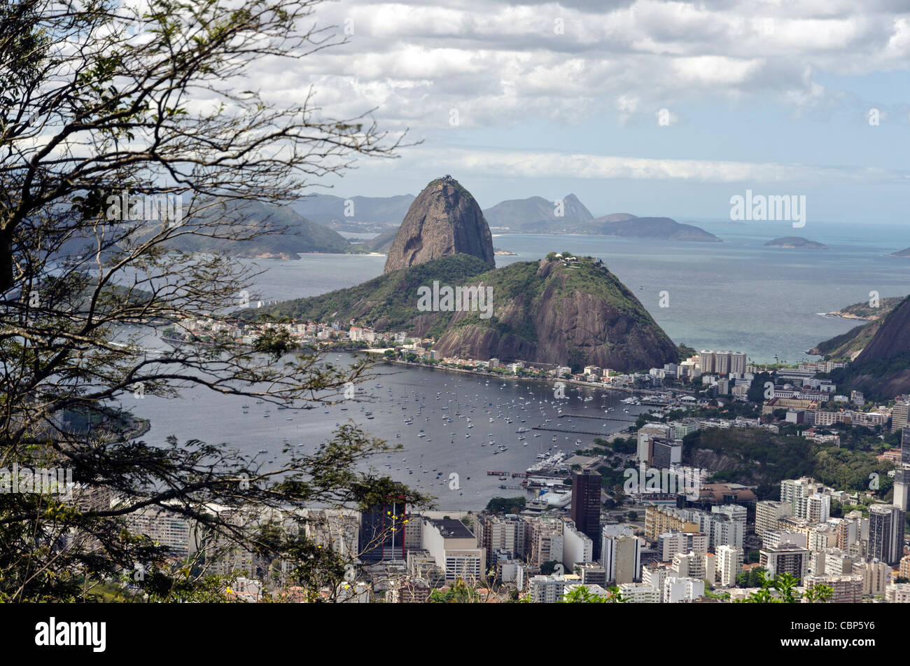 Panoramablick auf Zuckerhut und Guanabara-Bucht, Rio De Janeiro, Brasilien Stockfoto