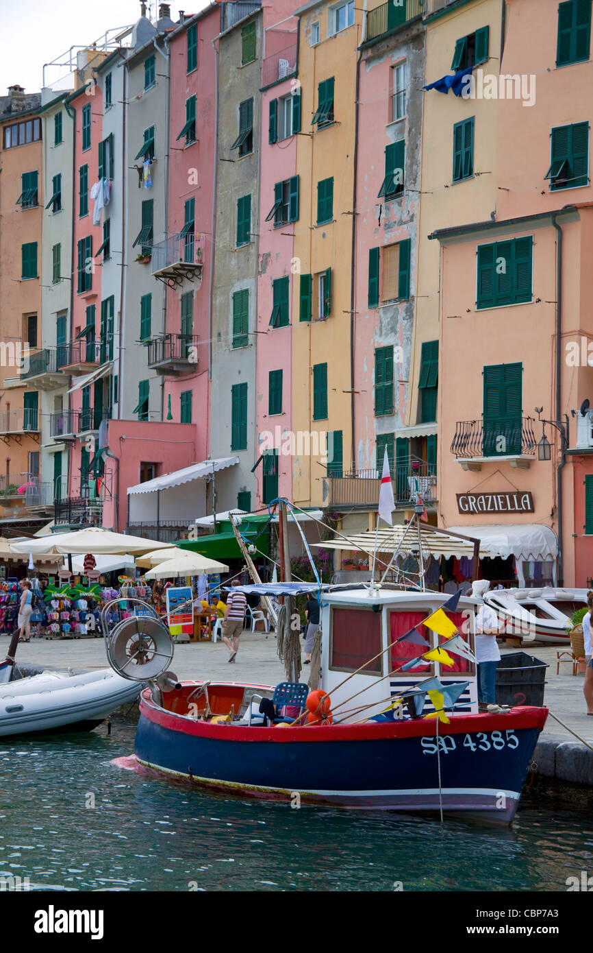 Fischerboot iat Pier von Porto Venere, Provinz La Spezia, Ligurien di Levante, Italien, Mittelmeer, Europa Stockfoto