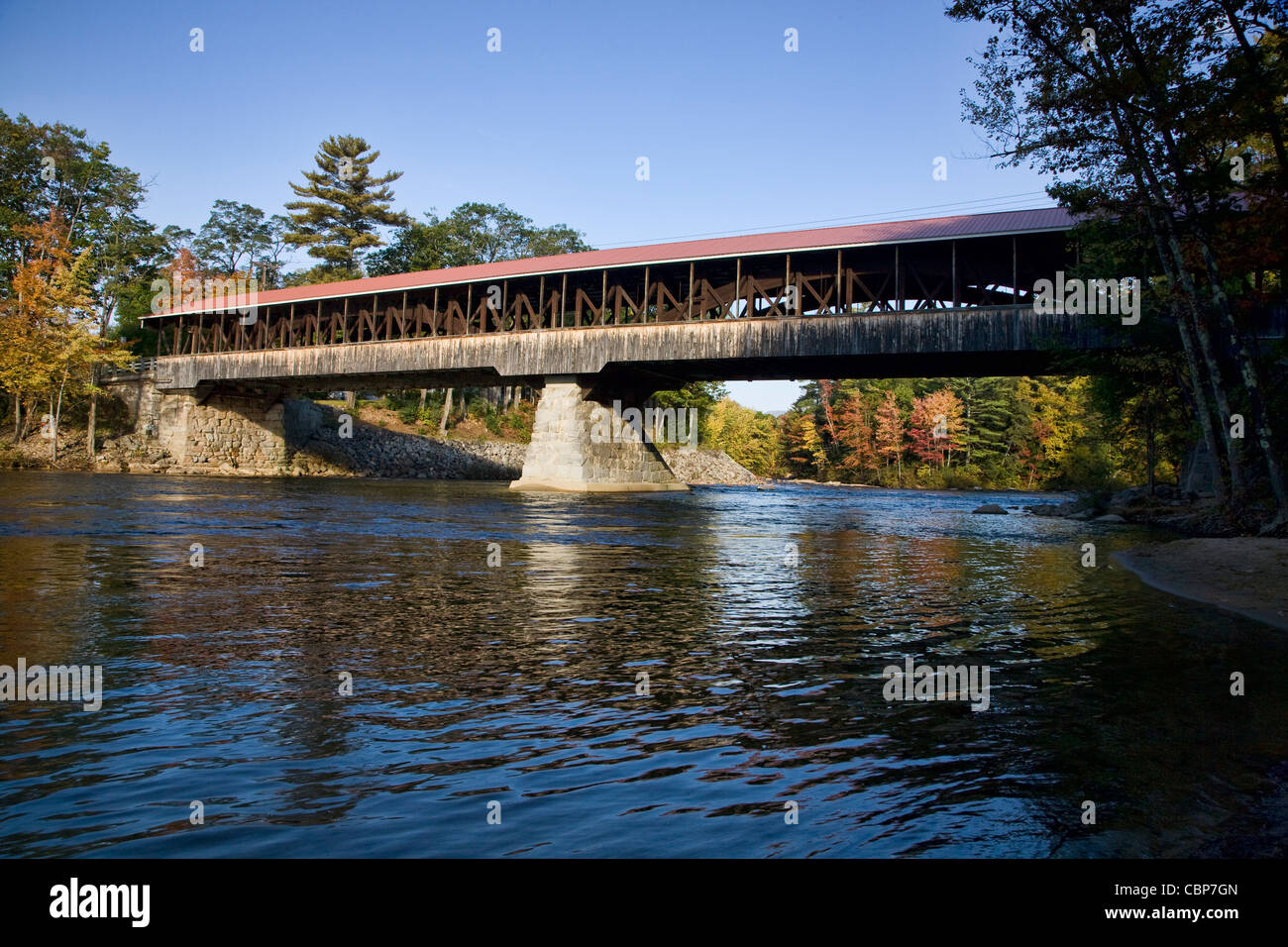 Die Swift River Covered Bridge in Conway New Hampshire. Stockfoto