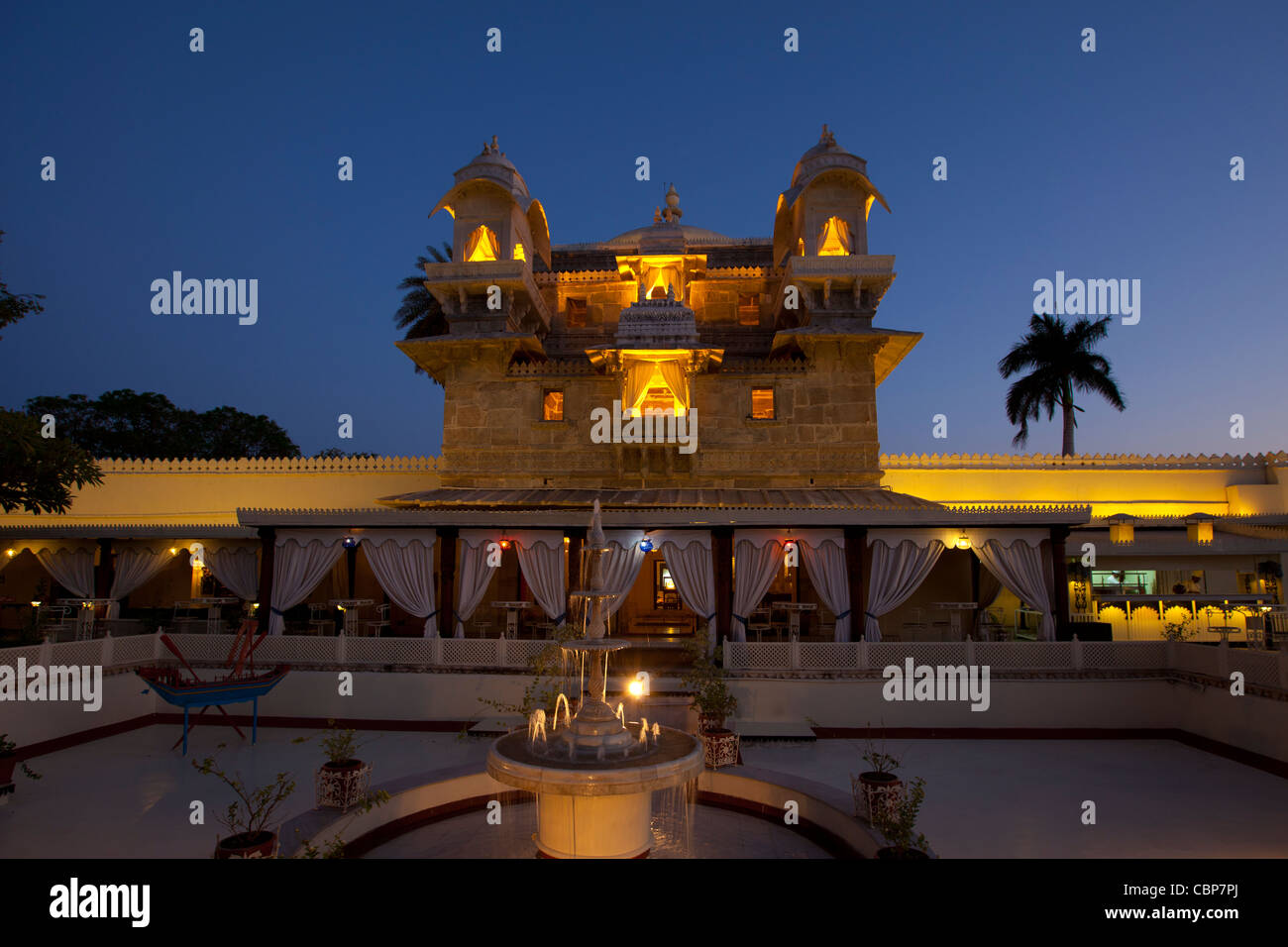 Jagmandir Insel Palast der Stadt Schlossanlage des 76. Maharana von Mewar, Shreeji Arvind Singh Mewar Udaipur Rajasthan Indien Stockfoto