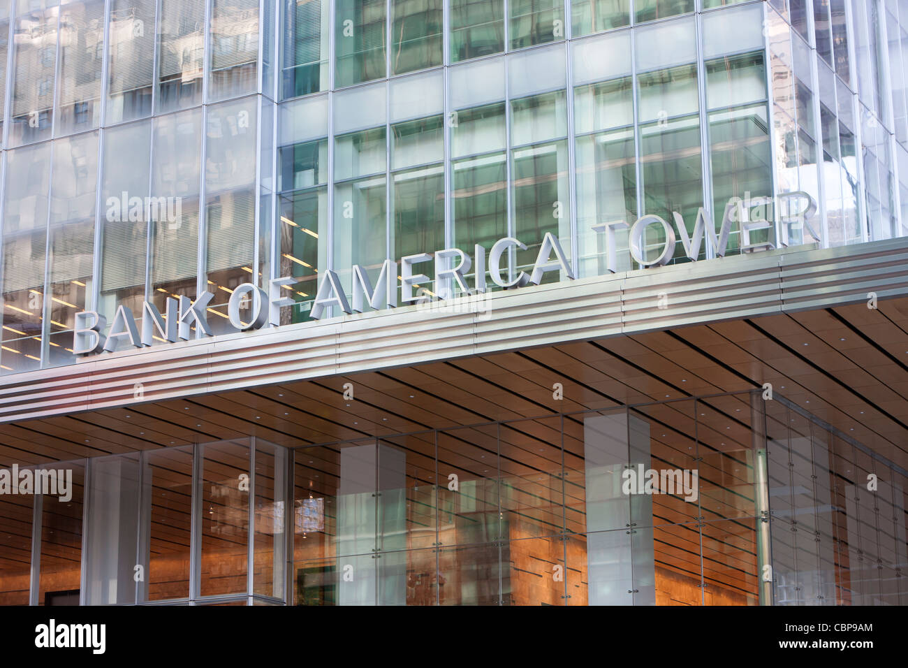 Der Eingang zu der Bank of America Tower in New York City, New York Stockfoto