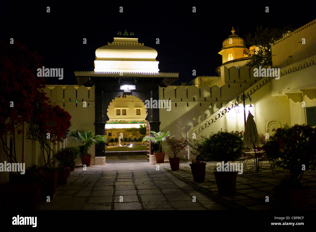 Shiv Niwas Palace Hotel Innenhof und Brunnen, HRH-Hotelgruppe in The City Palace Complex, Udaipur, Rajasthan, Indien Stockfoto