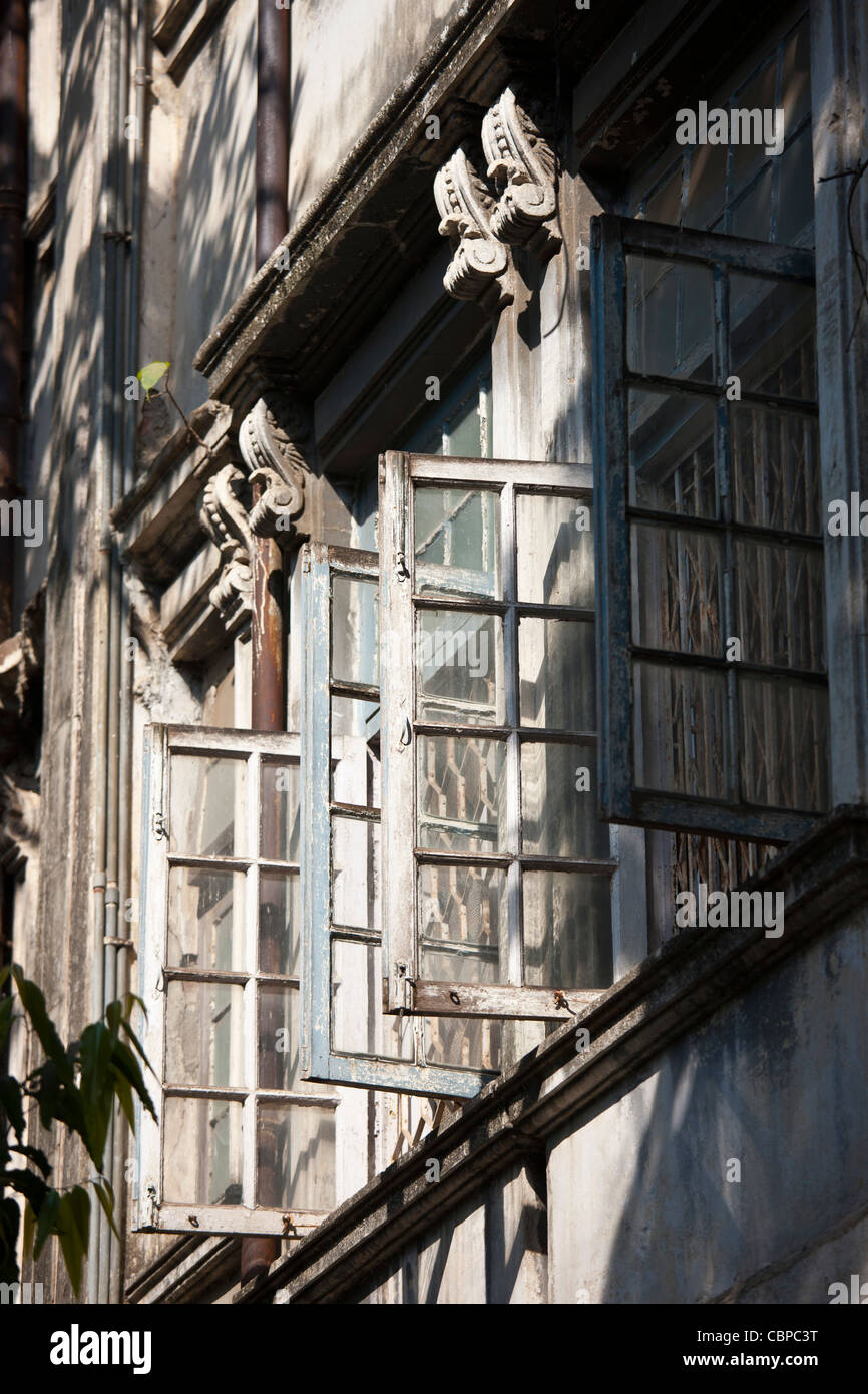 Traditionelle Architektur in Holz Marg in der Nähe von Grand Straße in Mumbai, Maharashtra, India Stockfoto