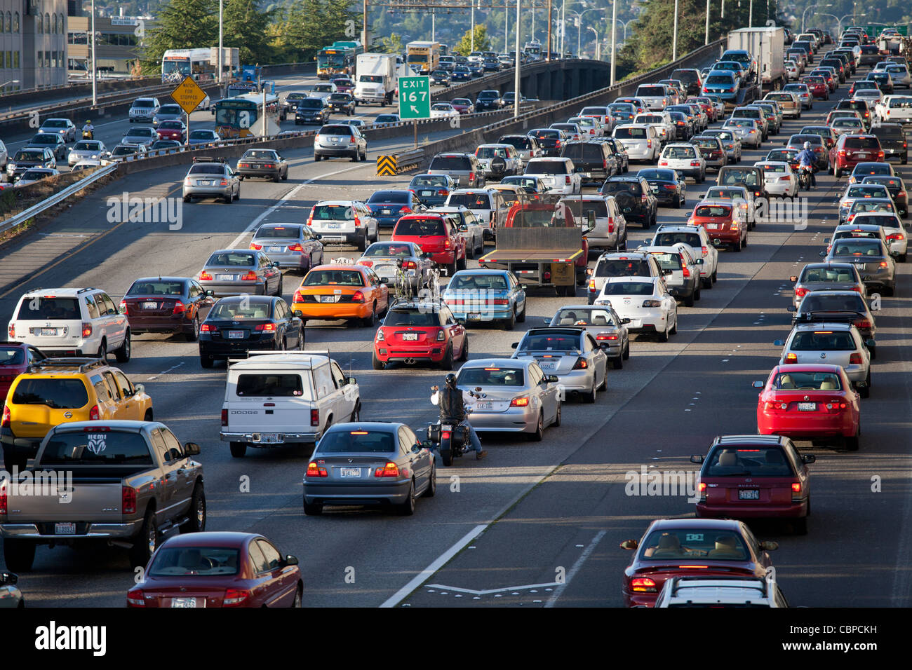 Feierabendverkehr auf der Interstate 5 in Seattle, Washington, USA Stockfoto