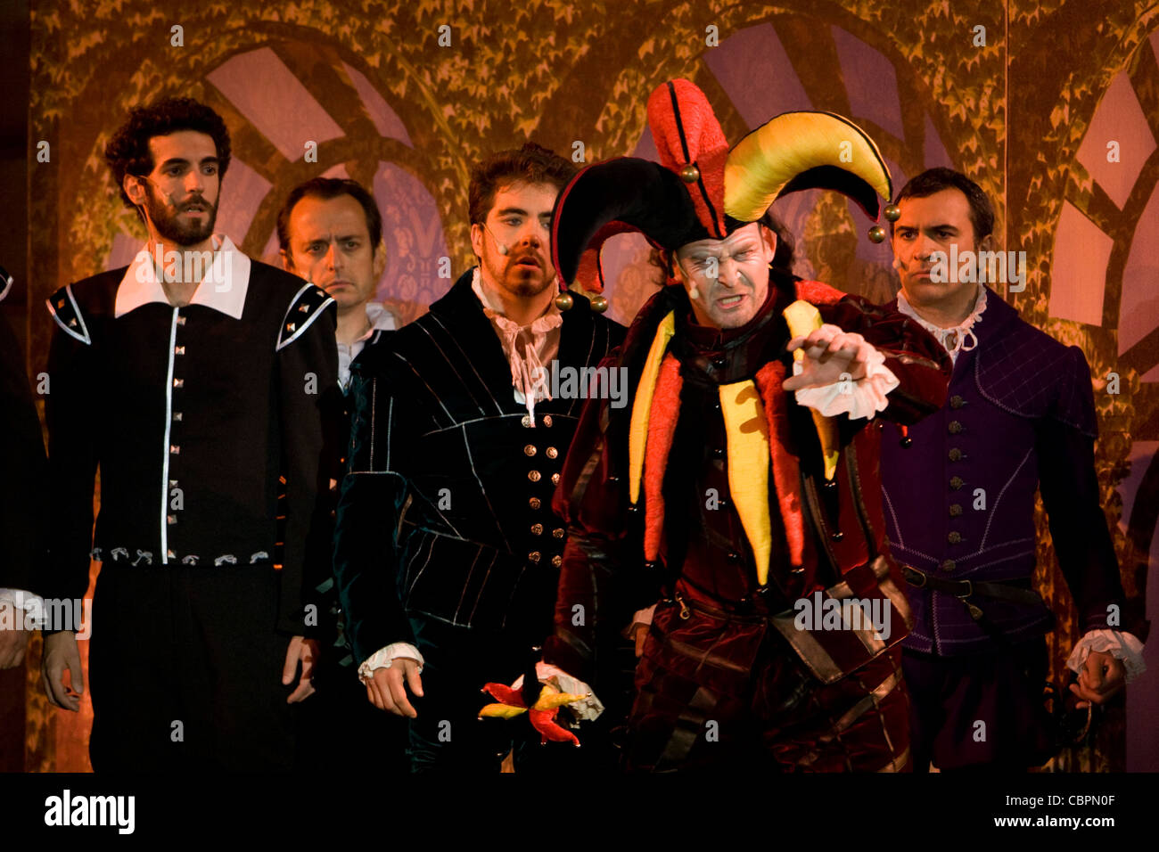 RIGOLETTO, RIGOLETTO von Francis PERRIN Oper von Giuseppe VERDI Orchestre Manifest Arnaud GUILLOU, Olivera TOPALOVIC, Oo Stockfoto