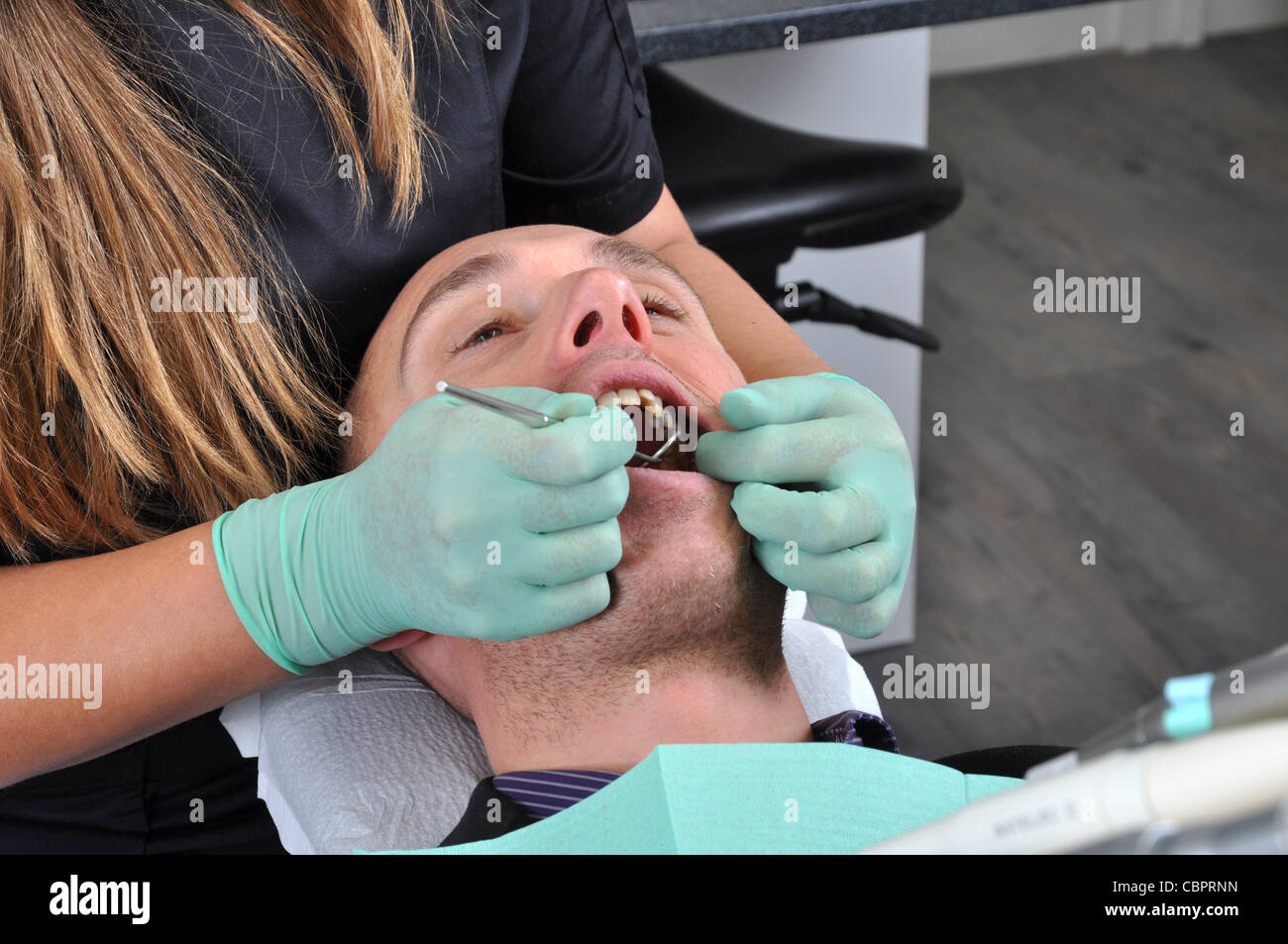 Jährliche Prüfung der Zähne beim Zahnarzt Stockfoto