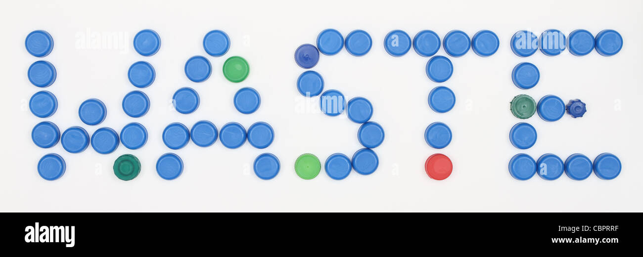 Kunststoff Verschlüsse bilden "Abfall" zu unterzeichnen Stockfoto