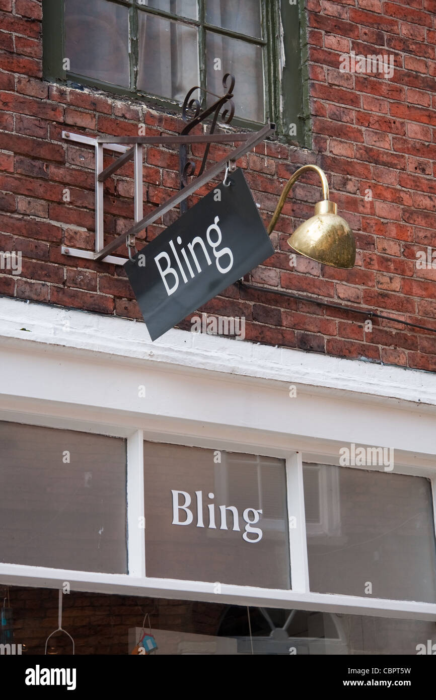Zeichen und Fassade des "Bling" Shop Stockfoto