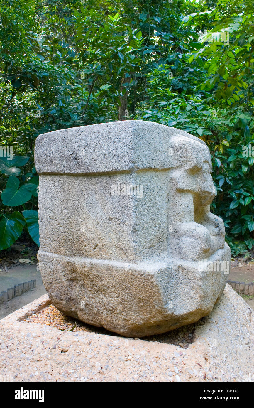 Olmekische Skulptur vom La Venta Ruine Standort angezeigt am Parque Museo De La Venta, Villahermosa, Tabasco, Mexiko Stockfoto