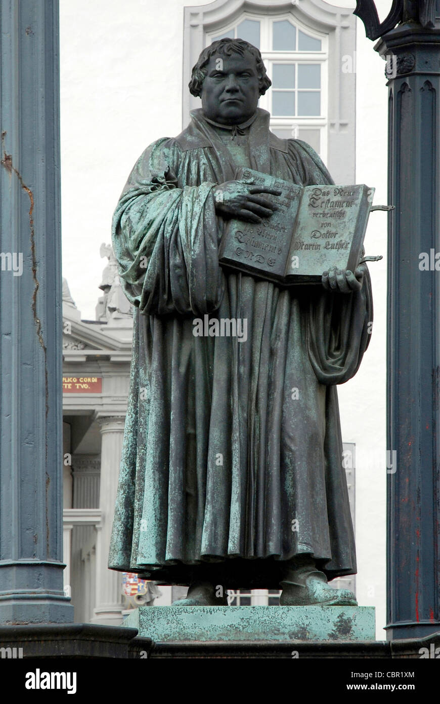 Martin Luther-Denkmal auf dem Marktplatz vor dem alten Rathaus Wittenberg. Stockfoto