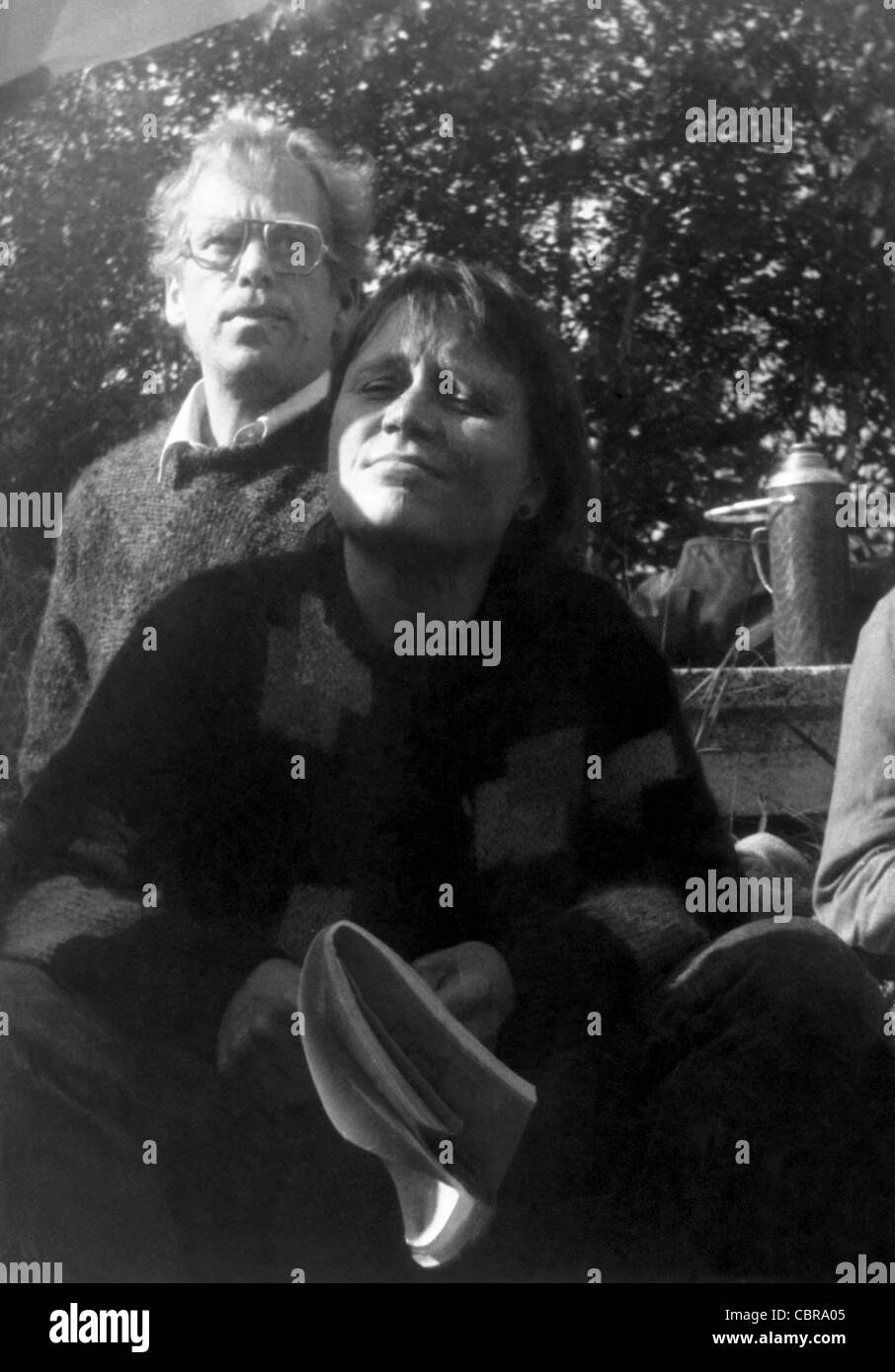 ARCHIVFOTO von 1987 *** Tschechische Dissidenten Václav Havel und Anna Sabatova abgebildet bei geheimen Treffen mit polnischen Stockfoto