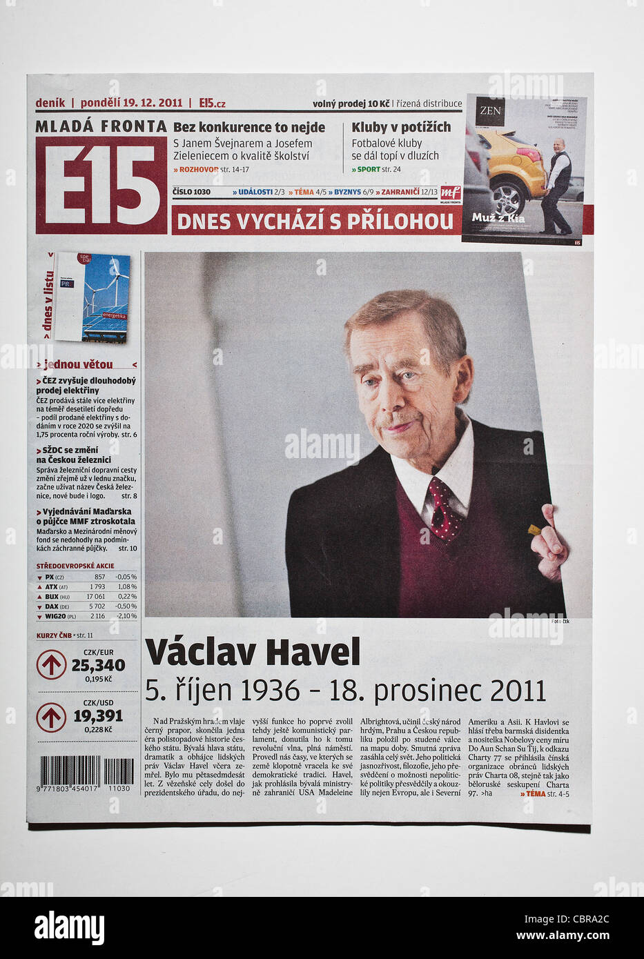 Titelseite der Tschechischen Tageszeitung Mladá Fronta E15 informiert über den Tod des ehemaligen tschechischen und tschechoslowakischen Präsidenten Vaclav Stockfoto