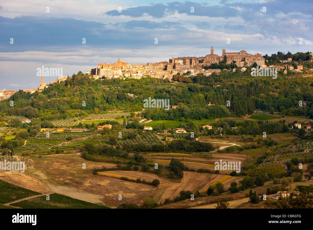 Montepulciano ist eine mittelalterliche und Renaissance-Hügelstadt und Comune in der Provinz Siena in der Toskana, Italien, Südeuropa Stockfoto