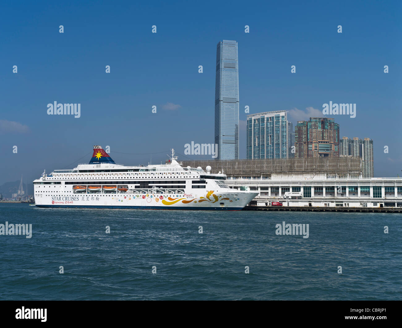 dh TSIM SHA TSUI HONG KONG dockte am Ocean Terminal an, dem Passagierschiff Pisces Star Cruises, dem Hafenrundfahrthafen icc Stockfoto
