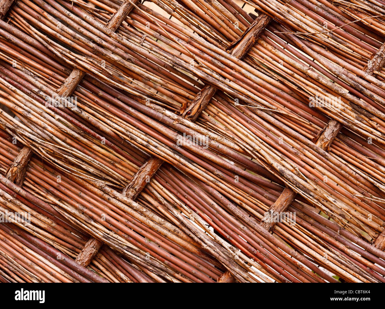 Gesponnene Flechtweide Hürde Fechten Bildschirm Detail, Lincolnshire, England, UK Stockfoto