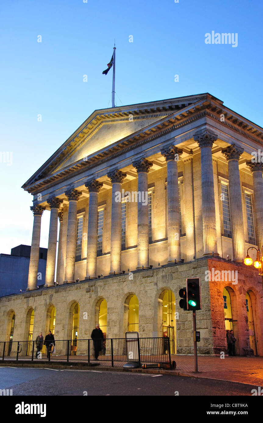 Birmingham-Rathaus in der Abenddämmerung, Chamberlain Quadrat, Birmingham, West Midlands, England, Vereinigtes Königreich Stockfoto