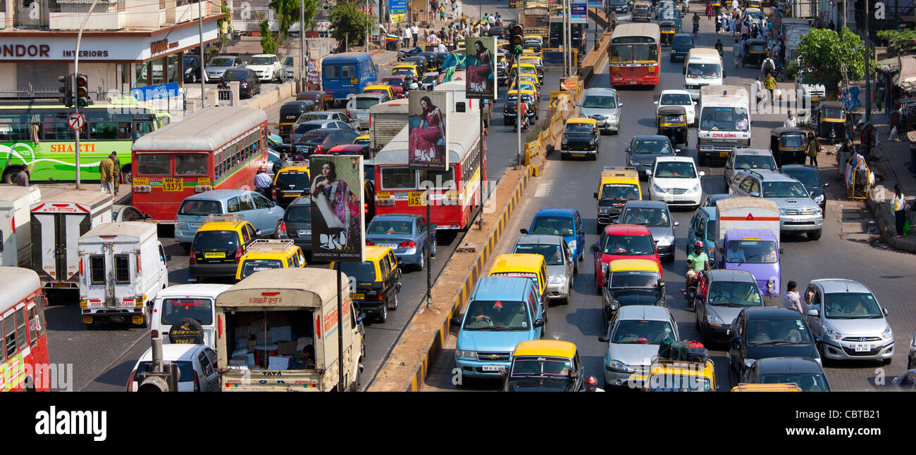 Staus auf Innenstadt Autobahn Bandra, Andheri, Santacruz und Zugang Route zum BKC Complex in Mumbai, Indien Stockfoto