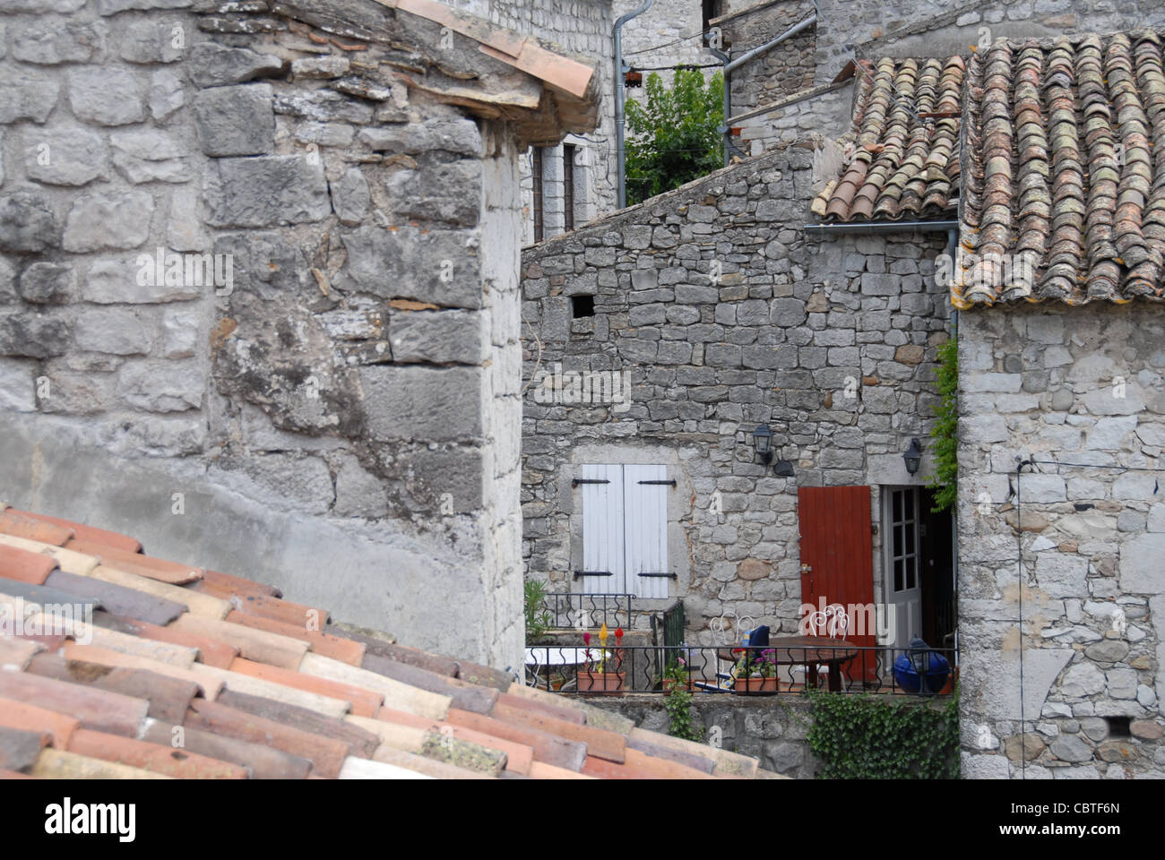 Traditionelle Häuser aus Stein Balazuc, Les Plus beaux villages de France", eines der schönsten Dörfer, Ardèche Stockfoto
