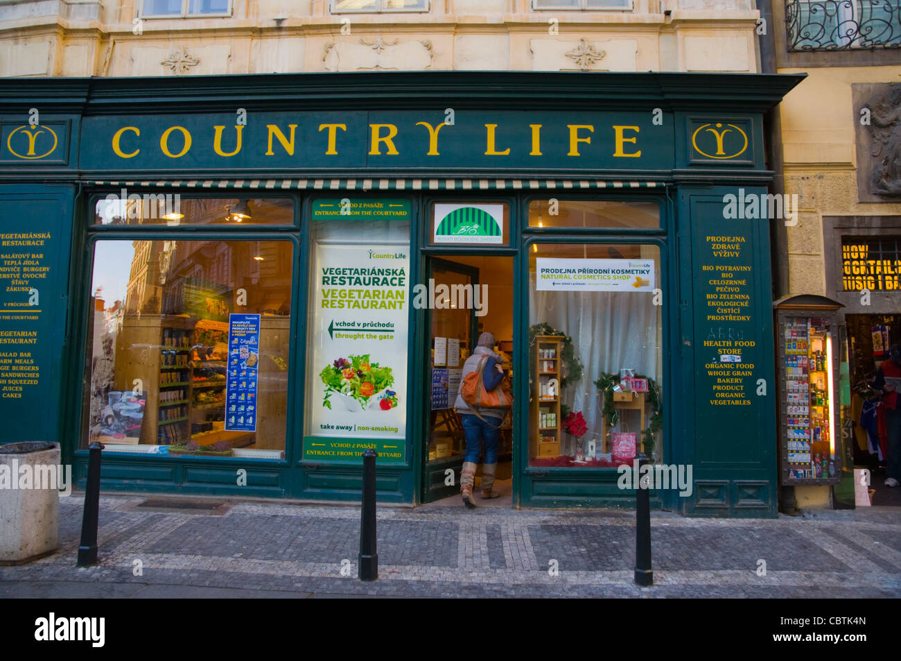 Land Leben vegetarische Bio Reformhaus Shop Altstadt Prag Tschechische Republik Europa Stockfoto