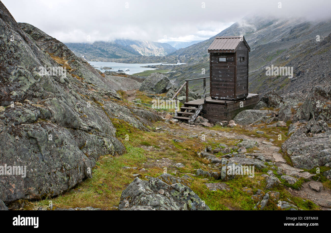 Plumpsklo. Chilkoot Trail. USA-Kanada Grenze Stockfoto