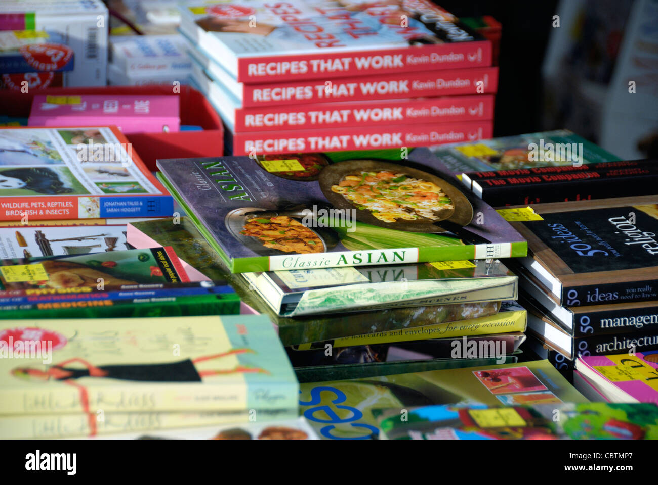 Kochbuch-Display in einem Buchladen Stockfoto