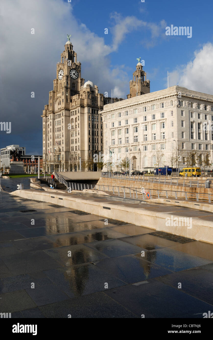 Royal Liver Building und Cunard Building am Molenkopf, Liverpool. Stockfoto