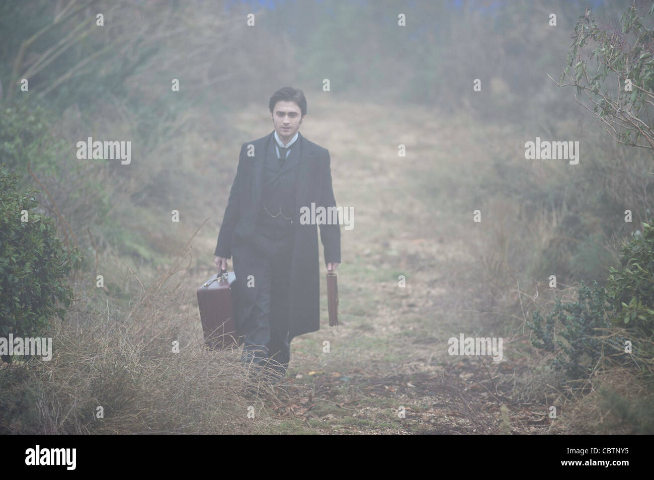 FRAU IN SCHWARZ (2012) DANIEL RADCLIFFE JAMES WATKINS (DIR) 003 MOVIESTORE SAMMLUNG LTD Stockfoto