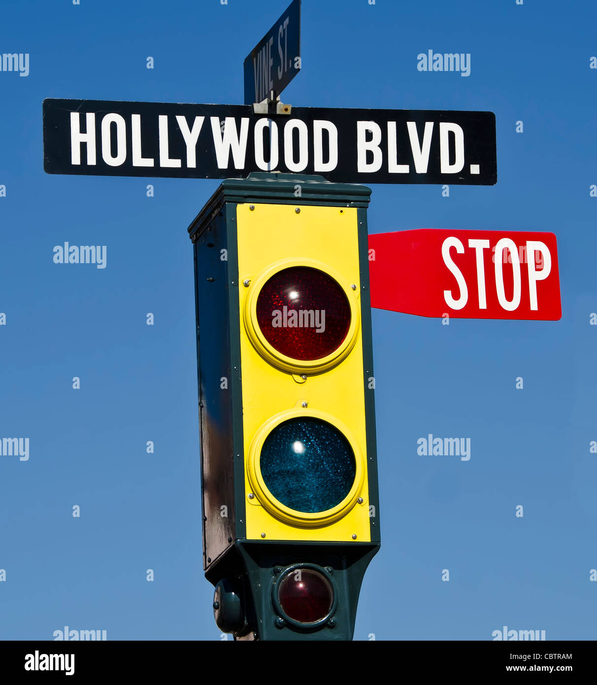 Hollywood Blvd-Ampel mit Stop-Schild, Universal Studios Orlando Florida Stockfoto