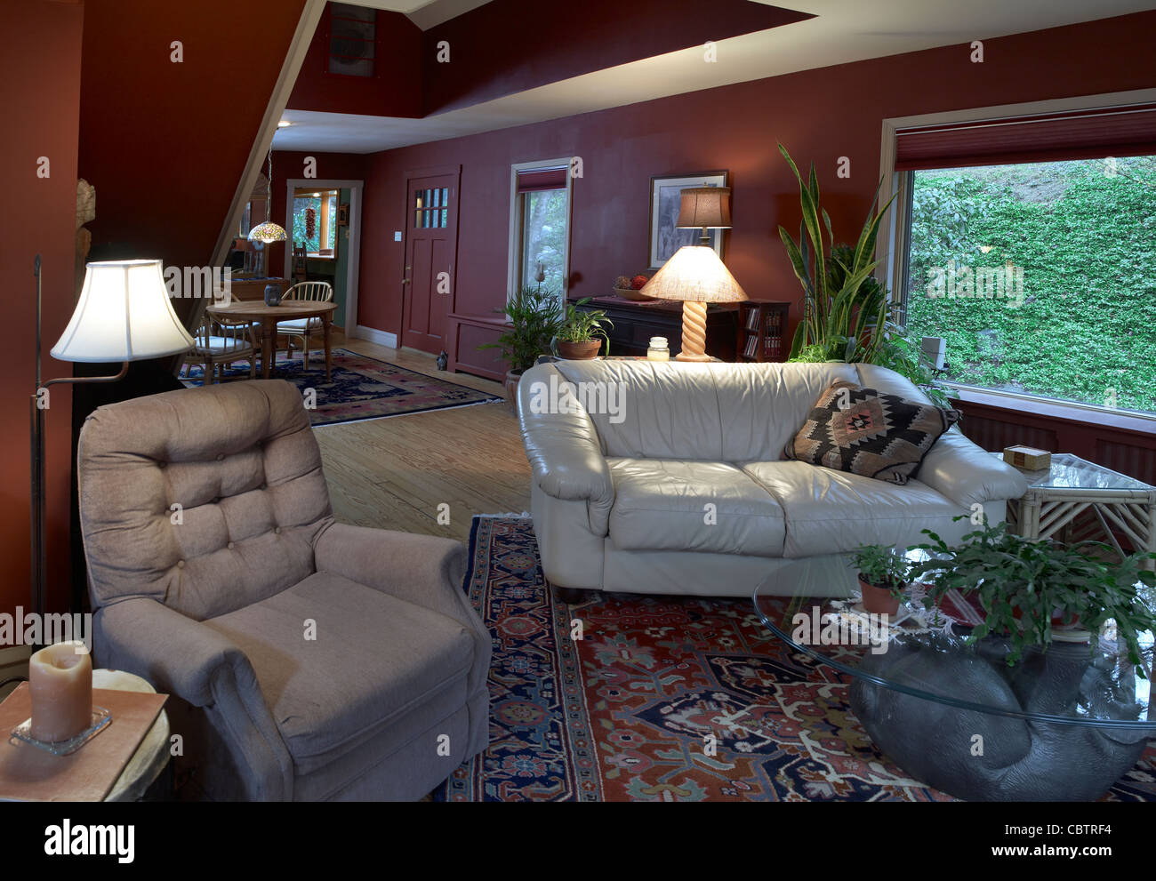 Sofa & Stuhl, Living Room Home Interior, Pennsylvania, USA Stockfoto
