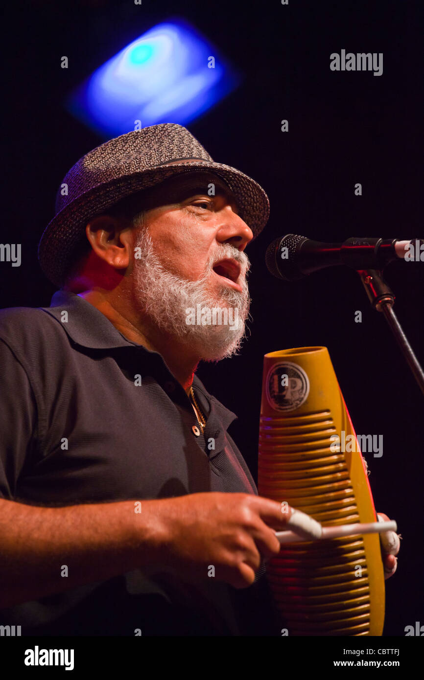 PONCHO SANCHEZ und seine Latin Jazz Band treten auf der Jimmy Lyons Bühne auf - 54. MONTEREY JAZZ FESTIVAL 2011 Stockfoto