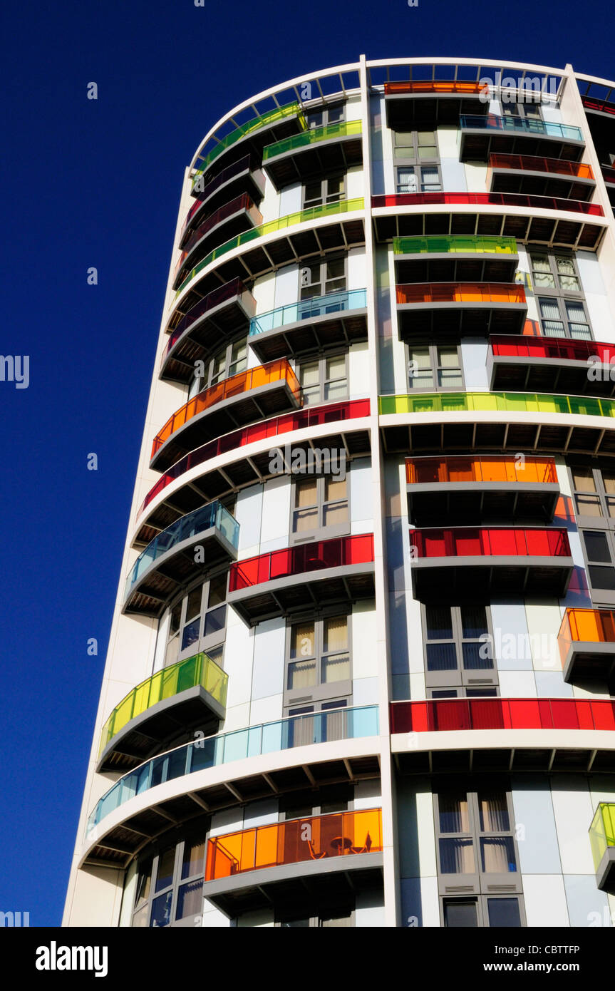 Farbenfrohe Wohnung Block, Stratford, London, England, Vereinigtes Königreich Stockfoto