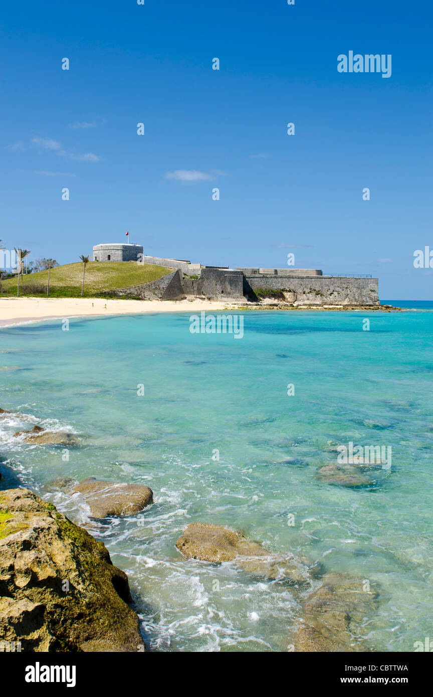 Bermuda. Gate Bucht (Saint Catherine Beach) mit Fort St. Catherine im Hintergrund, Bermuda. Stockfoto