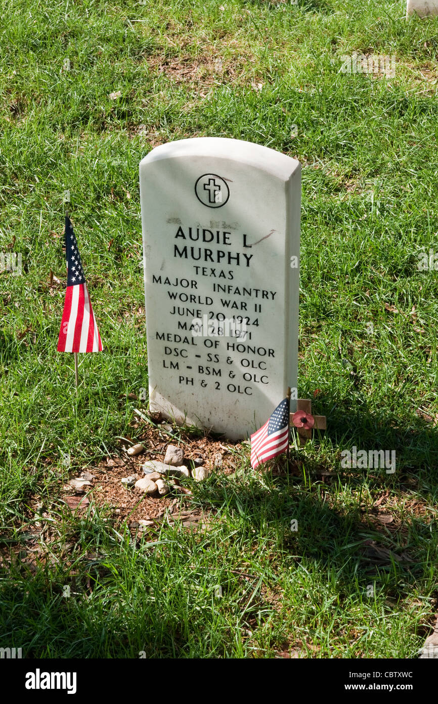 Grab von Audie Murphy, Amerikas höchst dekorierte Soldat und Hollywood-Filmstar im Nationalfriedhof Arlington, Virginia, USA Stockfoto