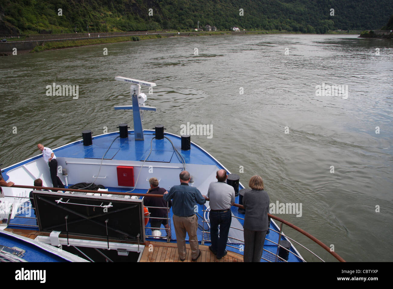 Eine Flusskreuzfahrt Boot ankern nur oberhalb der Loreley, Deutschland Stockfoto