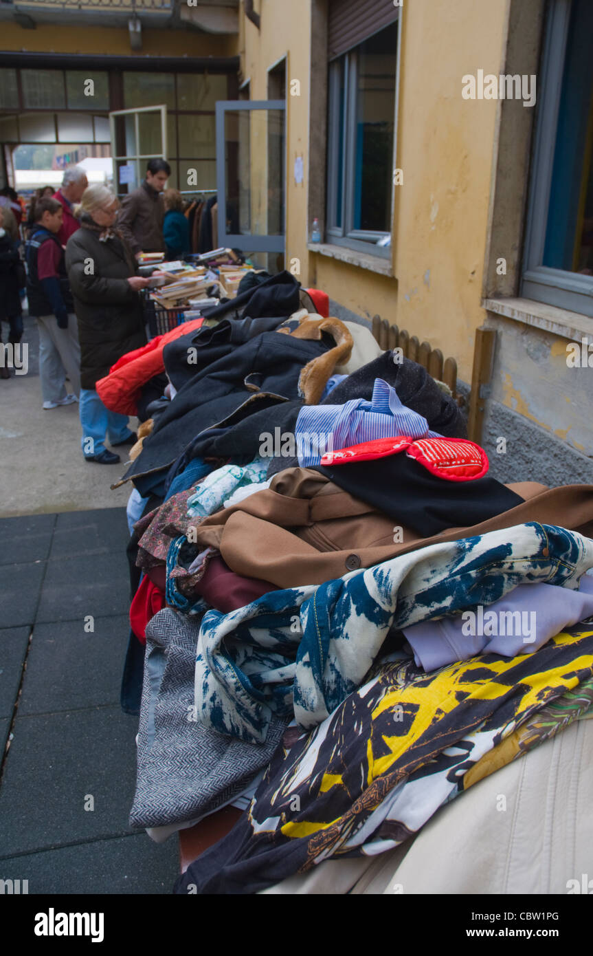 Kleidung stall während Antiquitätenmarkt Navigli-Viertel Mailand Lombardei Italien Europa Stockfoto