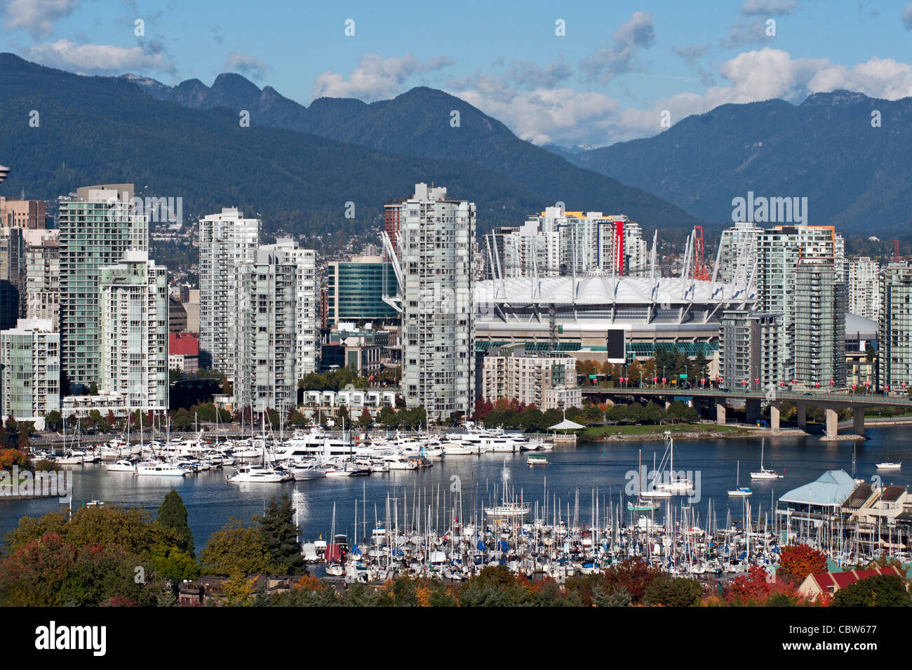 Innenstadt von Vancouver und False Creek Stockfoto