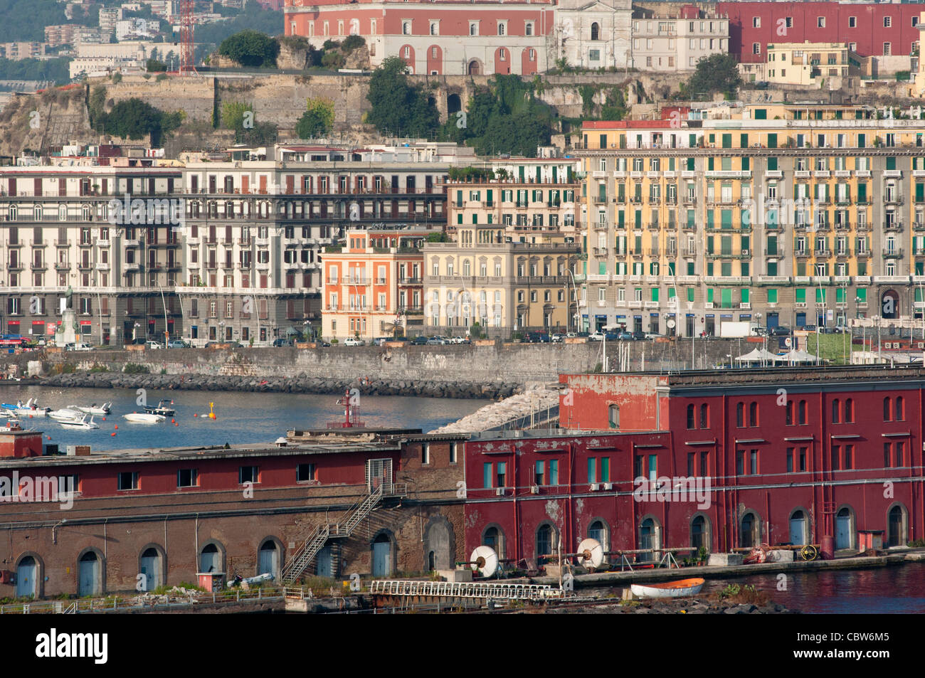 Neapel (Napoli) direkt am Meer. Italien. Stockfoto